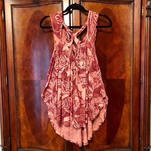 Free People 2-tone flowery top - size M